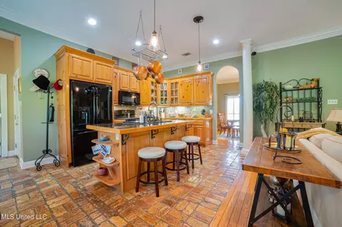 Kitchen - 9215 Nancy Dr, Biloxi, MS 39532 photo 2 of 2