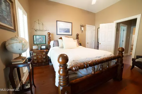 Bedroom - 9215 Nancy Dr, Biloxi, MS 39532 photo 3 of 6