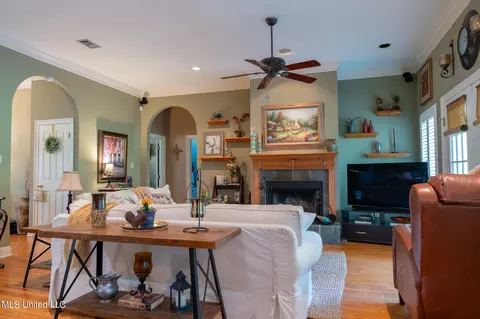 Living - 9215 Nancy Dr, Biloxi, MS 39532 photo 1 of 5