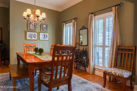 Dining - 9215 Nancy Dr, Biloxi, MS 39532 photo 3 of 4