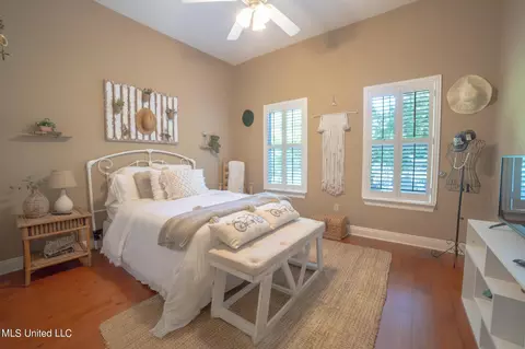 Bedroom - 9215 Nancy Dr, Biloxi, MS 39532 photo 2 of 6