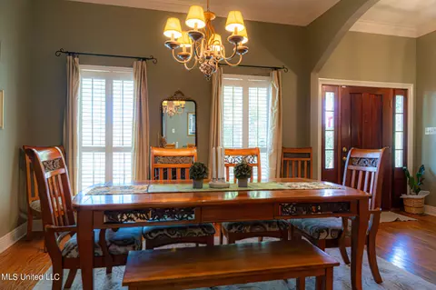 Dining - 9215 Nancy Dr, Biloxi, MS 39532 photo 1 of 4