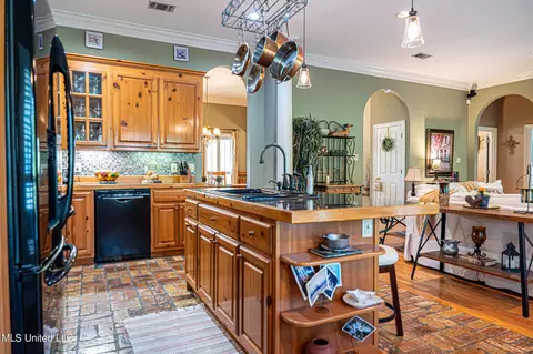 Kitchen - 9215 Nancy Dr, Biloxi, MS 39532 photo 1 of 2