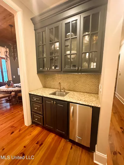 Kitchen - 110 Bristol Way, Madison, MS 39110 photo 3 of 3