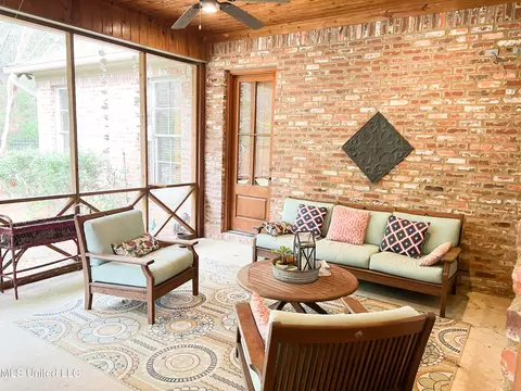 Exterior - 110 Bristol Way, Madison, MS 39110 photo 2 of 5