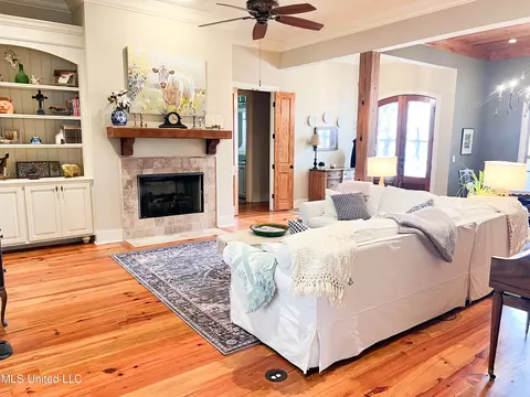 Living - 110 Bristol Way, Madison, MS 39110 photo 3 of 6
