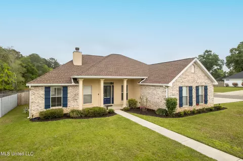 13613 Hidden Oaks Dr, Gulfport, MS 39503