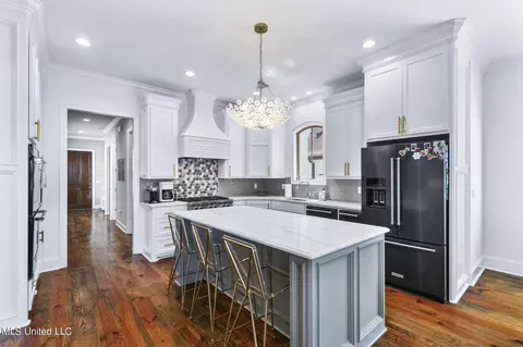 Kitchen - 1010 Sapphire Xing, Flowood, MS 39232 photo 2 of 9