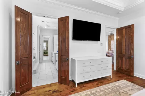 Living - 1010 Sapphire Xing, Flowood, MS 39232 photo 10 of 10