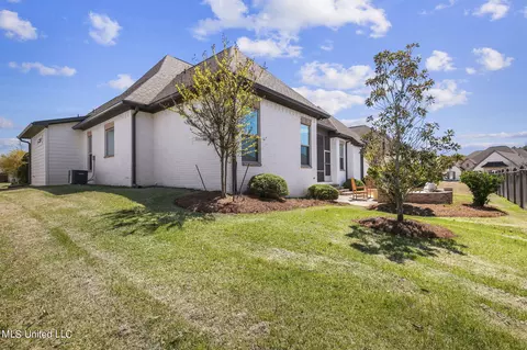 Exterior - 1010 Sapphire Xing, Flowood, MS 39232 photo 10 of 12