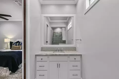 Bath - 1010 Sapphire Xing, Flowood, MS 39232 photo 7 of 10