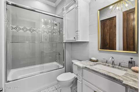 Bath - 1010 Sapphire Xing, Flowood, MS 39232 photo 2 of 10