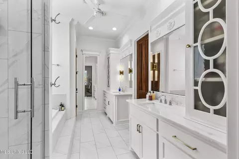 Bath - 1010 Sapphire Xing, Flowood, MS 39232 photo 3 of 10