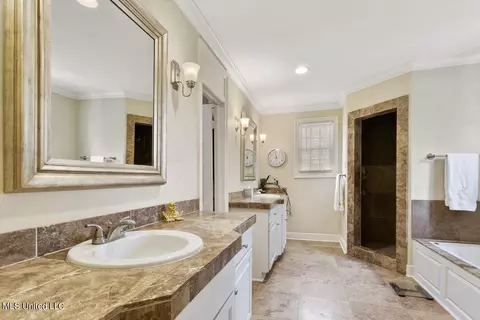 Bath - 1833 Saint Ann St, Jackson, MS 39202 photo 3 of 7