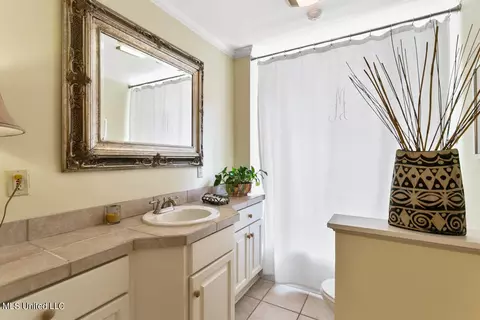 Bath - 1833 Saint Ann St, Jackson, MS 39202 photo 1 of 7