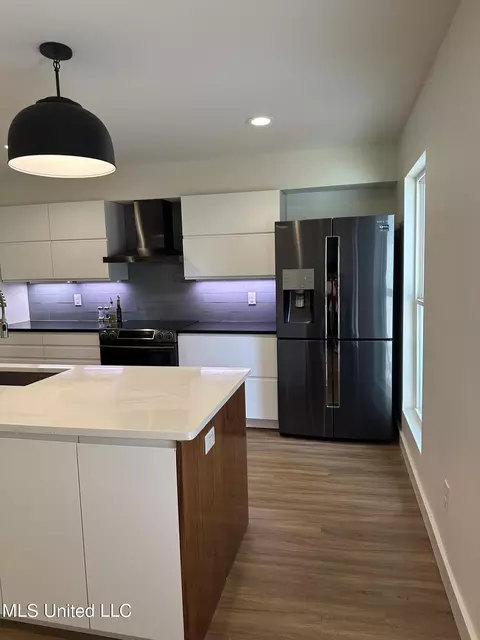 Kitchen - 550 Post Rd #303, Ridgeland, MS 39157 photo 1 of 7