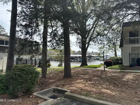 Exterior - 550 Post Rd #303, Ridgeland, MS 39157 photo 4 of 5