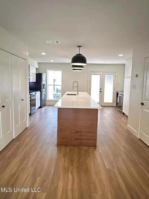 Kitchen - 550 Post Rd #303, Ridgeland, MS 39157 photo 6 of 7