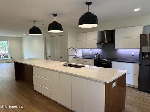 Kitchen - 550 Post Rd #303, Ridgeland, MS 39157 photo 2 of 7
