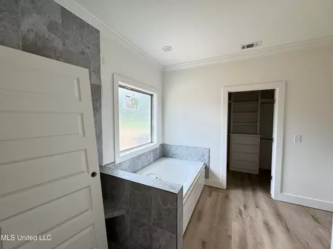 Bath - 985 Mullican Rd, Florence, MS 39073 photo 1 of 3