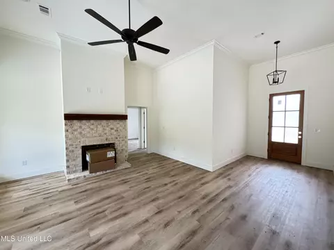 Living - 985 Mullican Rd, Florence, MS 39073 photo 2 of 2