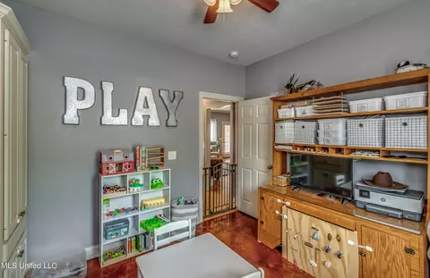 Kitchen - 439 Pecan Cir, Brandon, MS 39042 photo 1 of 7