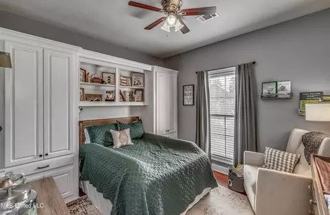 Bedroom - 439 Pecan Cir, Brandon, MS 39042 photo 5 of 5