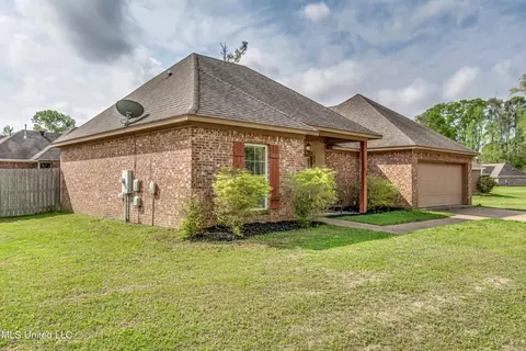 Exterior - 439 Pecan Cir, Brandon, MS 39042 photo 7 of 7