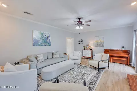 Living - 104 Rustic Dr, Brandon, MS 39047 photo 3 of 4