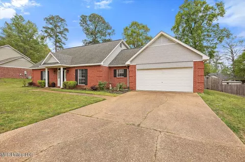 Exterior - 104 Rustic Dr, Brandon, MS 39047 photo 3 of 9