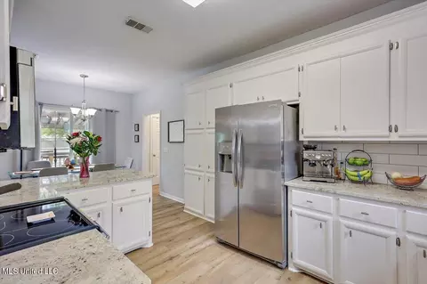 Kitchen - 104 Rustic Dr, Brandon, MS 39047 photo 5 of 5