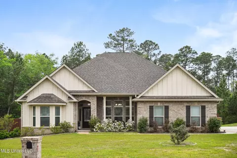 8410 Poplar Trl, Biloxi, MS 39532