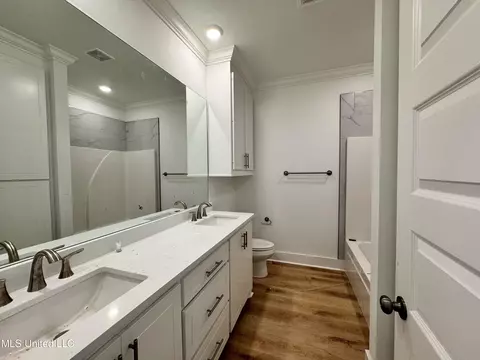 Bath - 984 Mullican Rd, Florence, MS 39073 photo 1 of 2