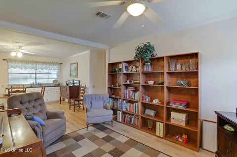 Living - 22 Crosswoods Rd, Brandon, MS 39042 photo 4 of 4