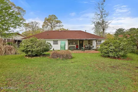Exterior - 22 Crosswoods Rd, Brandon, MS 39042 photo 5 of 7