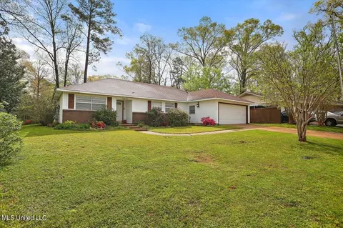 Exterior - 22 Crosswoods Rd, Brandon, MS 39042 photo 2 of 7