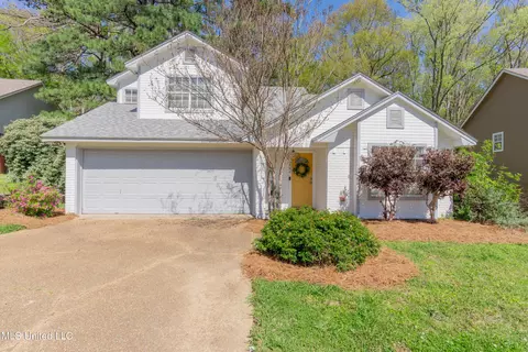 222 Lake Forest Ln, Clinton, MS 39056