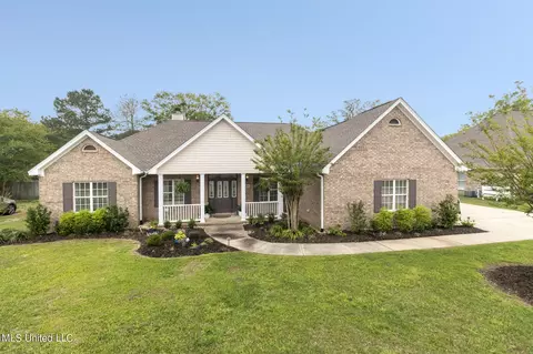 3821 Bergerac Ln, Ocean Springs, MS 39564