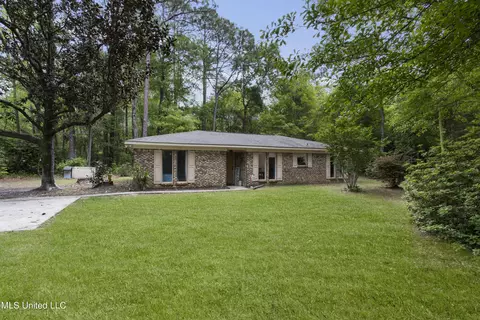 11912 Forest Crest Ln, Vancleave, MS 39565
