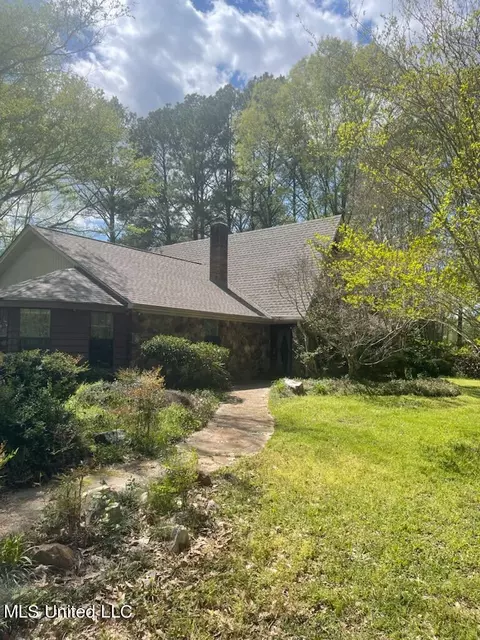 1633 Morton Marathon Rd, Morton, MS 39117