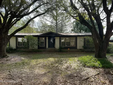 489 Line St, Byram, MS 39272
