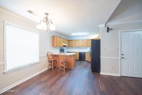 Dining - 7080 Olive Ridge Dr, Olive Branch, MS 38654 photo 2 of 2