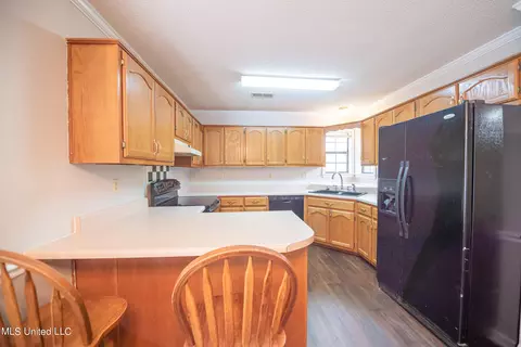 Kitchen - 7080 Olive Ridge Dr, Olive Branch, MS 38654 photo 1 of 2