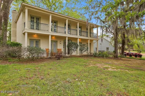 Exterior - 30 Moss Forest Cir, Jackson, MS 39211 photo 2 of 12