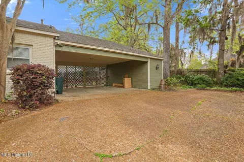 Exterior - 30 Moss Forest Cir, Jackson, MS 39211 photo 6 of 12