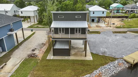 4066 Blue Jay St, Bay Saint Louis, MS 39520