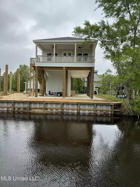 4141 20th Ave, Bay Saint Louis, MS 39520