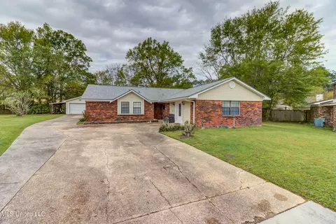 Exterior - 697 Eric Ct, Biloxi, MS 39532 photo 14 of 15