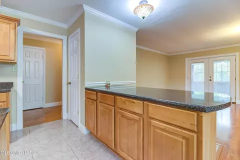 Kitchen - 697 Eric Ct, Biloxi, MS 39532 photo 4 of 9