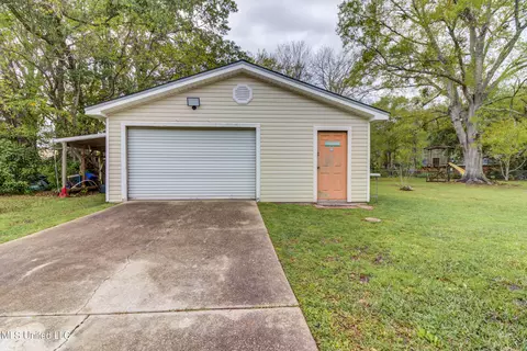 Exterior - 697 Eric Ct, Biloxi, MS 39532 photo 11 of 15